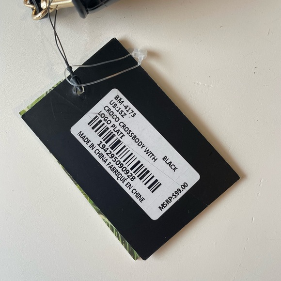 NWT BADGLEY MISCHKA Croco Crossbody with Logo Plate in Black - Picture 5 of 9